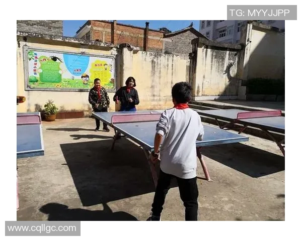 足球明星重返童年变婴儿视频引发热议网友纷纷点赞评论精彩纷呈